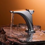 Dolphin Design Single-Handle Faucet (gluae) (2)